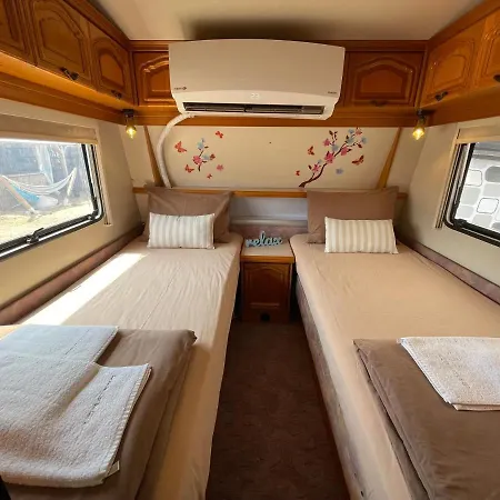 Campeggio Caravan Logatero *